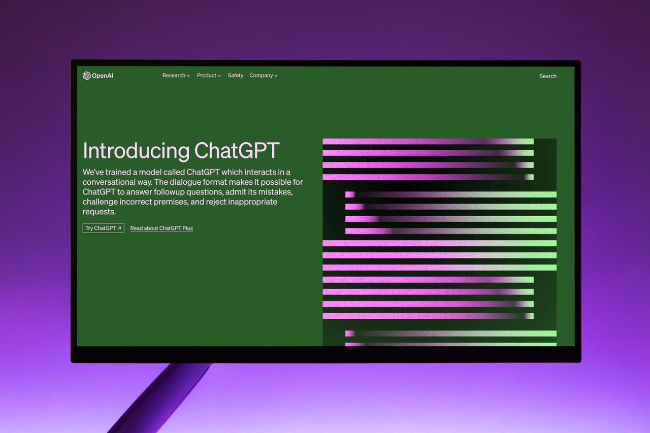 Site OpenAI présentant ChatGPT sur un écran d’ordinateur